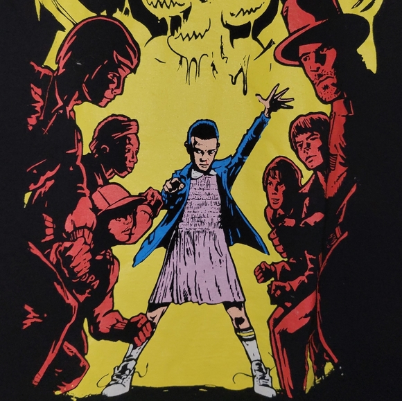 Stranger Things Loot Crate shirt size medium - Picture 3 of 5